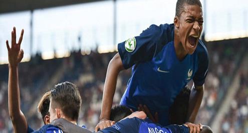 بالفيديو.. فرنسا تهين إيطاليا برباعية وتتوج بطلا لأوروبا تحت 19 عاما